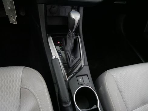 Used 2016 Toyota Corolla LE image 24