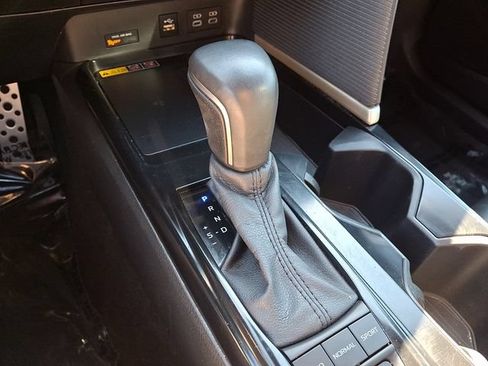 Used 2025 Toyota Camry SE FWD image 16