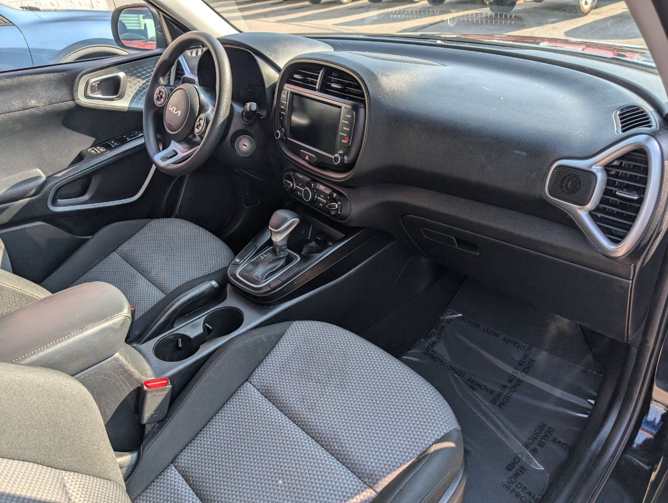 Used 2022 Kia Soul LX FWD image 13