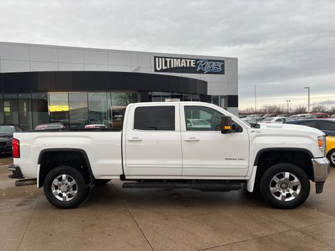 Used 2018 GMC Sierra 3500 SLE w/ SLE Preferred Package image 1
