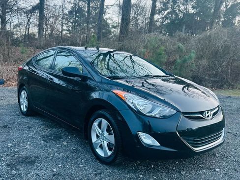 Used 2013 Hyundai Elantra GLS w/ Preferred Pkg image 8
