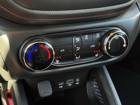 Used 2023 Chevrolet TrailBlazer RS image 32