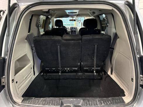 Used 2012 Dodge Grand Caravan Crew FWD image 11