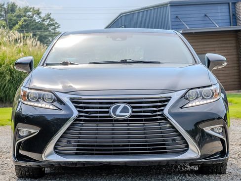 Used 2018 Lexus ES 350 w/ Ultra Luxury Package FWD image 8