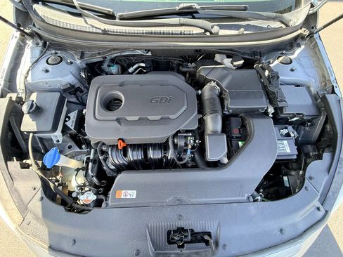 Used 2017 Hyundai Sonata SE FWD image 4