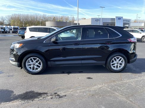 Used 2024 Ford Edge SEL w/ Convenience Package image 2