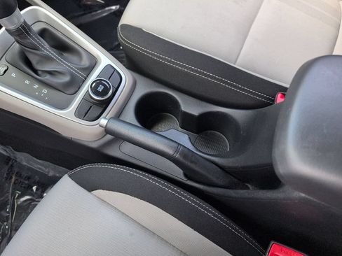 Used 2025 Hyundai Venue SEL FWD image 23