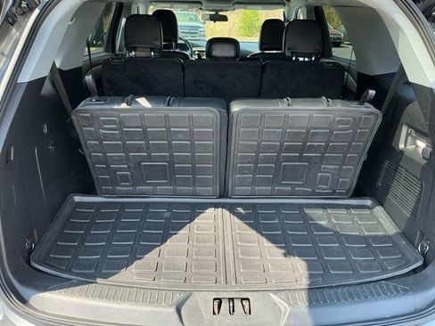 Used 2022 Ford Explorer XLT w/ Equipment Group 202A image 19