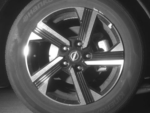 Used 2025 Nissan Sentra SV FWD image 16