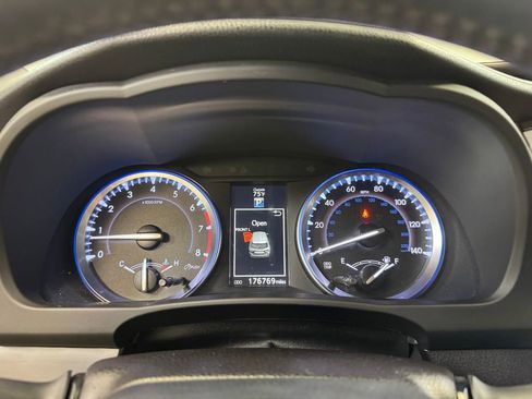Used 2016 Toyota Highlander XLE AWD/4WD image 30