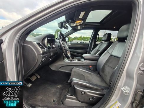 Used 2019 Jeep Grand Cherokee Altitude AWD/4WD image 18