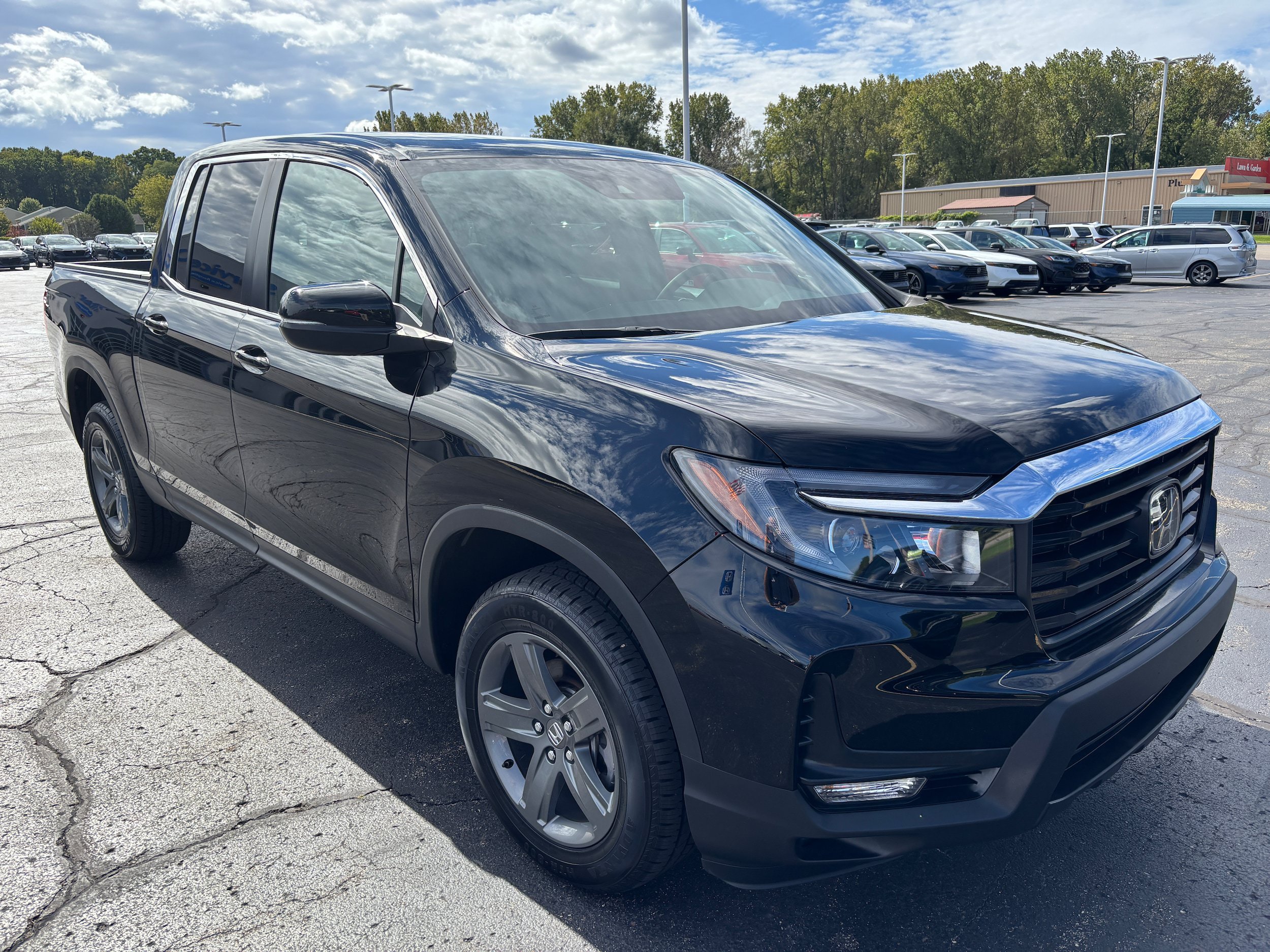 Certified 2023 Honda Ridgeline RTL image 2