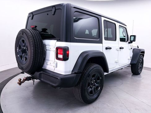 Used 2018 Jeep Wrangler Unlimited Sport AWD/4WD image 13