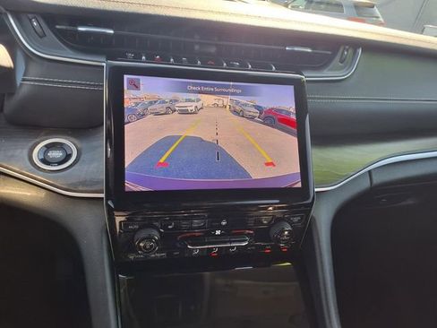 Used 2021 Jeep Grand Cherokee L Limited AWD/4WD image 19