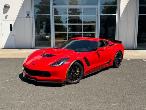 Used 2017 Chevrolet Corvette Z06 w/ Z07 Performance Package RWD image 15