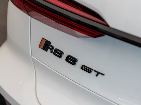 Used 2025 Audi RS 6 performance image 40