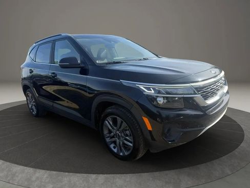 Used 2021 Kia Seltos S FWD image 3