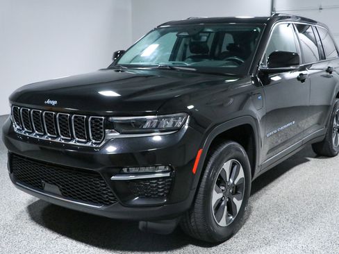 Used 2024 Jeep Grand Cherokee Limited 4xe AWD/4WD image 32