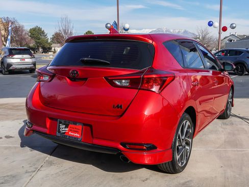 Used 2018 Toyota Corolla iM image 8