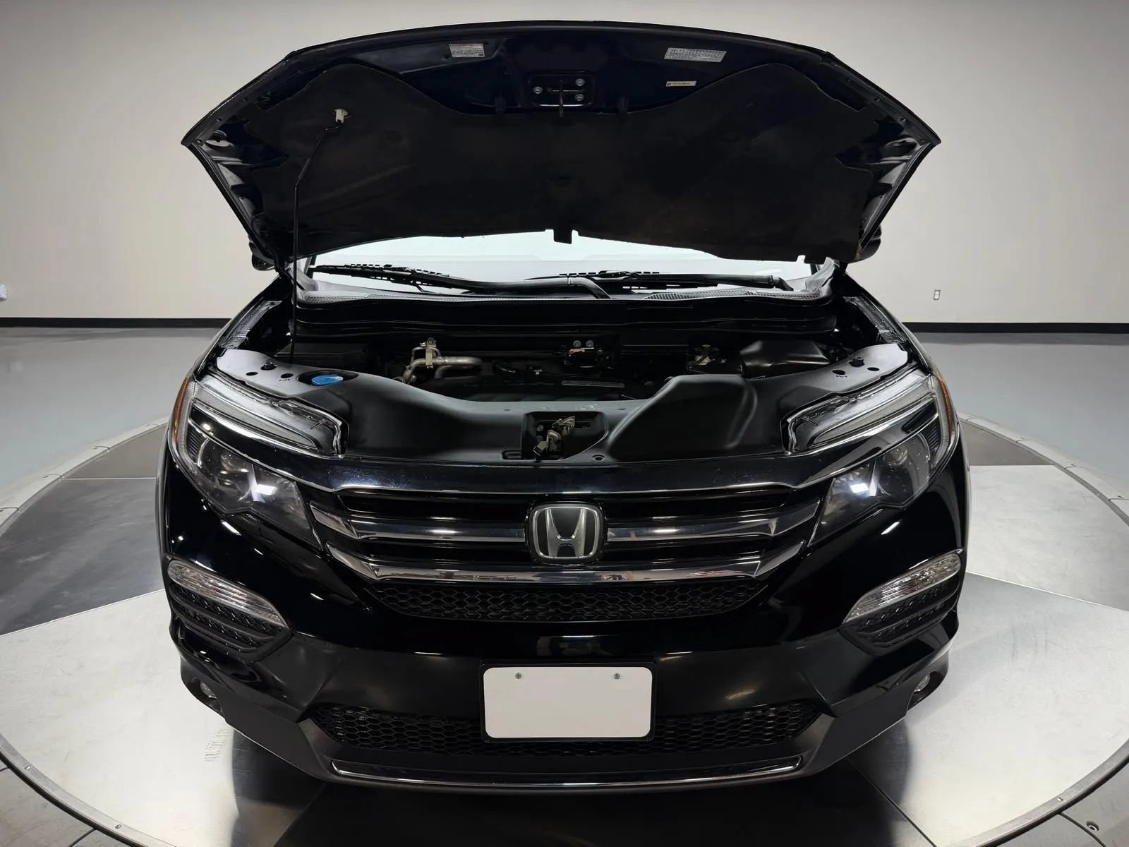 Used 2016 Honda Pilot Touring image 11