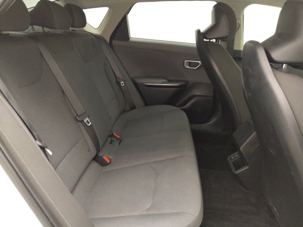 Used 2025 Kia K4 FWD image 19
