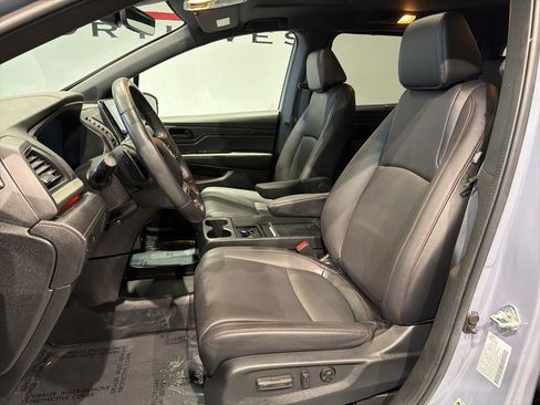 Used 2023 Honda Odyssey Sport image 11