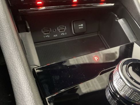 New 2025 Jeep Grand Cherokee Laredo w/ Luxury Tech Group I image 24