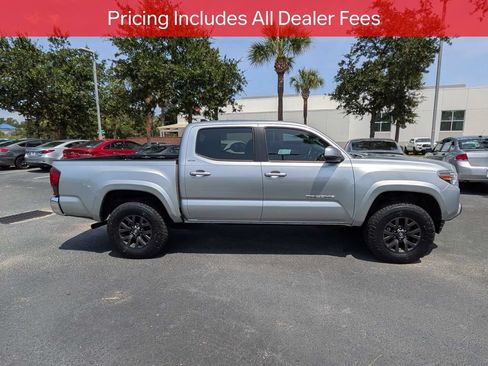 Certified 2022 Toyota Tacoma SR5 AWD/4WD image 4