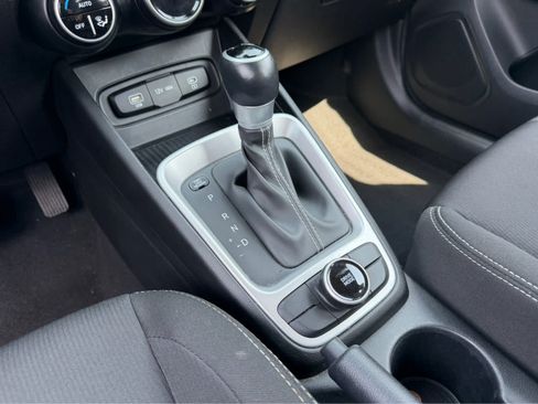Used 2023 Hyundai Venue SEL w/ Cargo Package FWD image 19