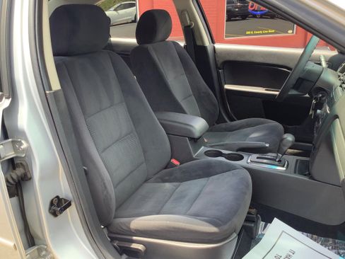 Used 2006 Ford Fusion SE FWD image 16
