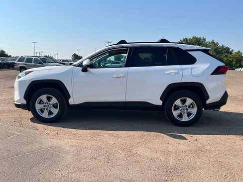 Used 2019 Toyota RAV4 XLE w/ Carpet Mat Package AWD/4WD image 2