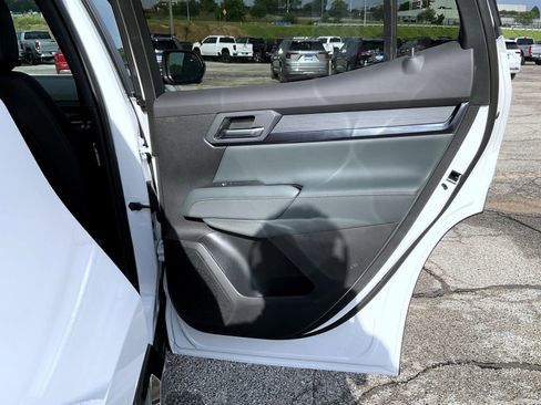 New 2026 GMC Terrain AT4 w/ Technology Package II AWD/4WD image 17