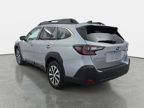 Used 2025 Subaru Outback Premium w/ Popular Package #1A image 7