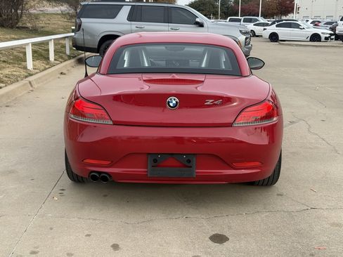 Used 2009 BMW Z4 sDrive30i image 4