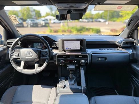 Certified 2024 Toyota Tacoma SR5 AWD/4WD image 23