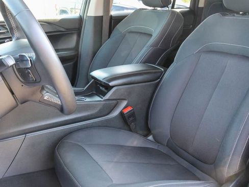 Used 2024 Jeep Grand Cherokee Laredo AWD/4WD image 5