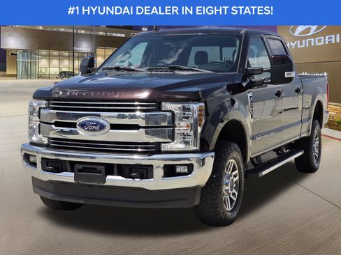 Used 2019 Ford F250 Lariat w/ Lariat Value Package AWD/4WD image 2