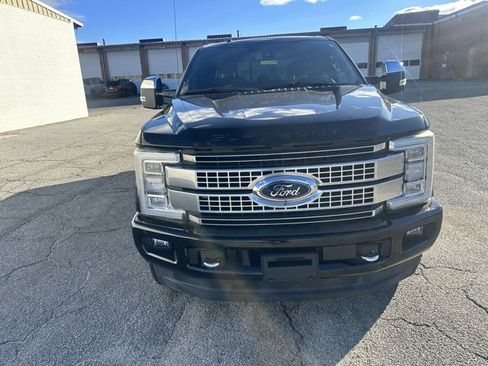 Used 2017 Ford F250 Platinum w/ Platinum Ultimate Package image 3