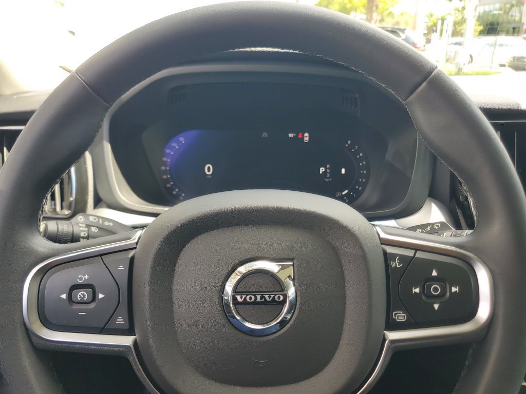 Certified 2024 Volvo XC60 B5 Core AWD/4WD image 19