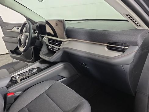 Used 2026 Ford Explorer Active AWD/4WD image 38