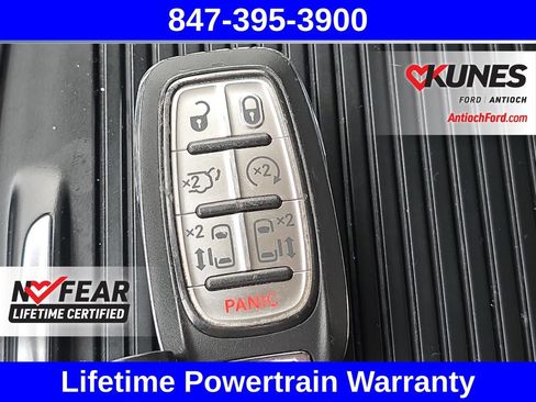 Used 2023 Chrysler Pacifica Touring-L FWD image 29