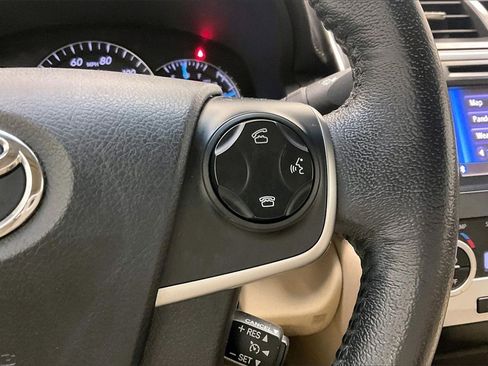 Used 2012 Toyota Camry XLE image 19