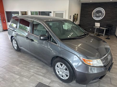 Used 2013 Honda Odyssey LX image 3