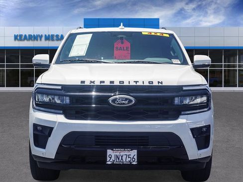Used 2022 Ford Expedition Limited AWD/4WD image 2