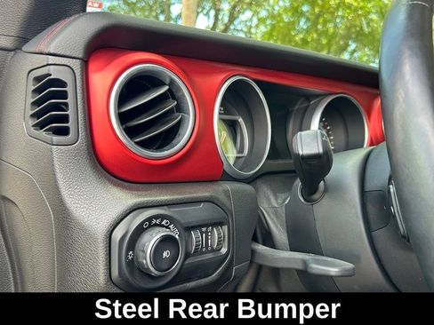 Used 2018 Jeep Wrangler Rubicon AWD/4WD image 16