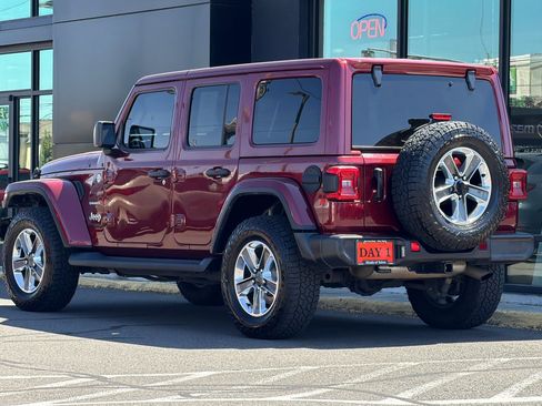 Used 2021 Jeep Wrangler Unlimited Sahara AWD/4WD image 8