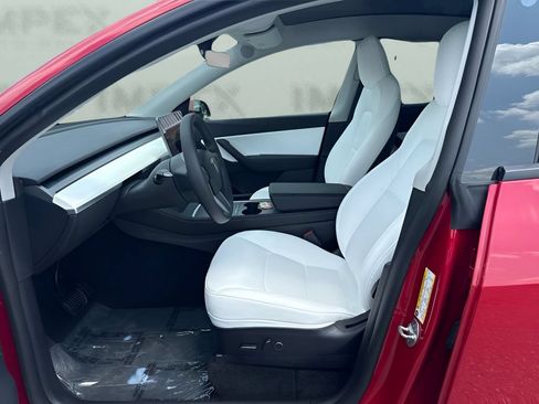 Used 2022 Tesla Model Y Long Range AWD/4WD image 9