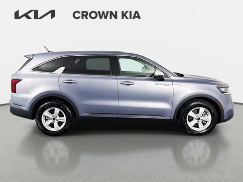 Certified 2023 Kia Sorento LX FWD image 4