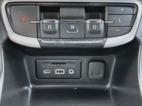 Used 2023 GMC Terrain SLT AWD/4WD image 27