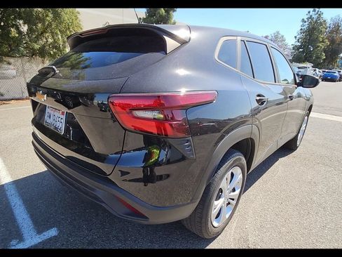 Used 2024 Chevrolet Trax LS FWD image 5